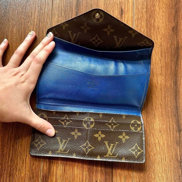 Louis Vuitton Monogram Josephine Wallet Blue Interior - Picture 5 of 8